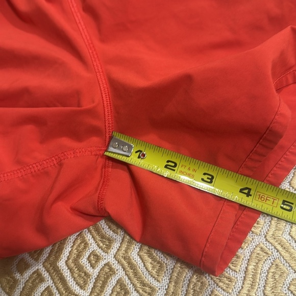 (A4)Lululemon Women's 8 Shorts
Red Grape Miss Mosaic
Alarming Tracker IIIRunning - Picture 6 of 13